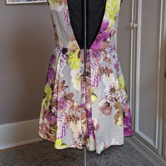 Pretty + edgy floral printed party dress - ECI - Picture 2 of 11